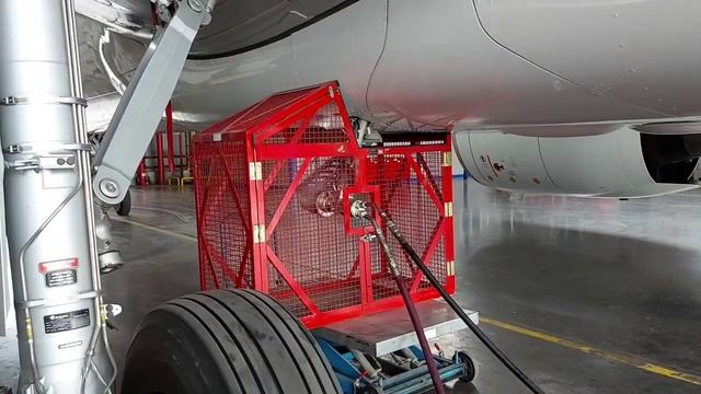 A320, RAT (Ram Air Turbine) ground test смотреть онлайн