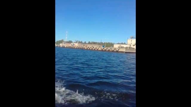 Город Высоцк с залива. Короткое видео. смотреть онлайн