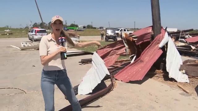 VALLEY VIEW TORNADO: Dozens Take Cover At Shell Gas Station As Twister Roars By