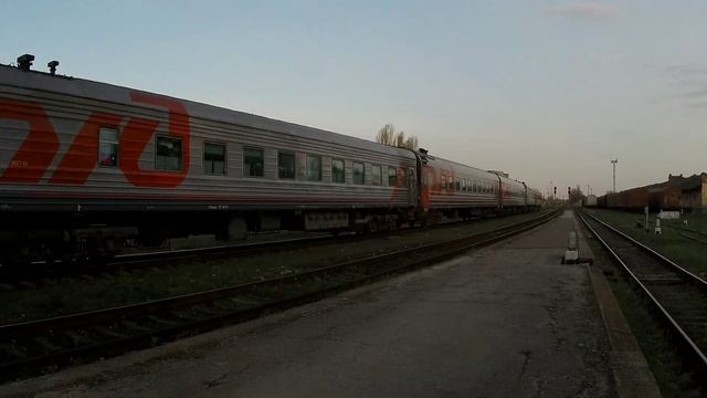 Тепловоз ЧМЭ3-4167 с поездом 65 Москва - Кишинёв, станция Кишинёв смотреть онлайн