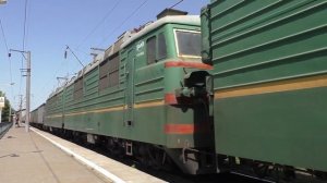 Отправление электровоза ВЛ80С-2567/2602Б с грузовым поездом