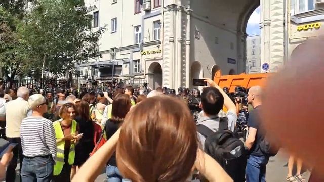 В Москве пахнет «болотом». В столице началась акция протеста смотреть онлайн