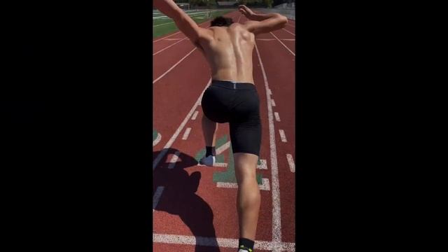 100m Dash: 10.90 Seconds (Unofficial Training PR) смотреть онлайн