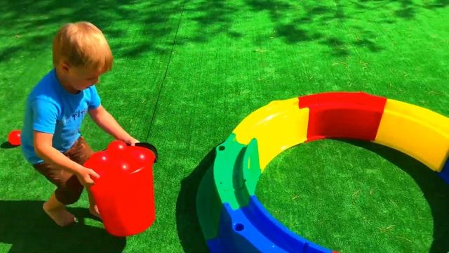 Играем и учим цвета на английском языке | Лучшие развивающие игрушки смотреть онлайн