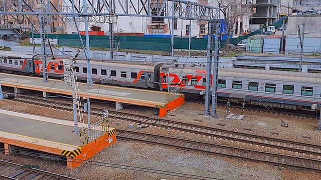 4Kᵁᴴᴰ| Railway. TEM2 with passenger train / TEM2 отводит пассажирский поезд в депо смотреть онлайн