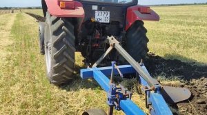 Пахота. Мтз с плугом плн 4.35