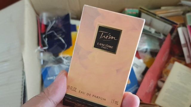 JACKPOT!!! UNBOXING OVER 100 VINTAGE FRAGRANCES | Guerlain, Givenchy, Calvin Klein, JPG, Etc.