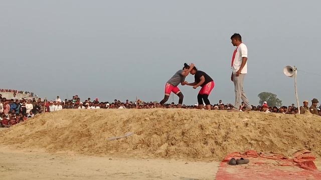 ladies kushti Rajasthan me || Chaturvedi pahalvan || Santoshi pahalwan Rajasthan s w m смотреть онлайн