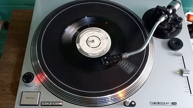 MARIE LAFORET - IVAN, BORIS Y YO [Boris Et Moi] смотреть онлайн