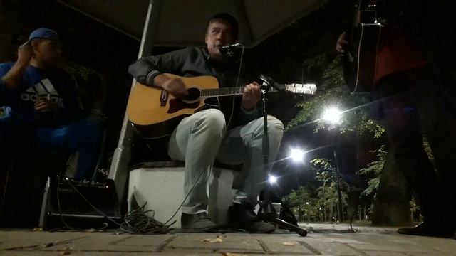 В. Цой, гр. Кино - "Кончится лето". Классика Русского Рока. Уличные музыканты. смотреть онлайн