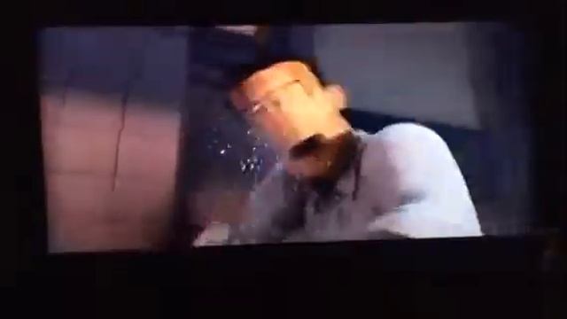 Bee Movie Barry Benson vs Ken Bathroom Fight смотреть онлайн