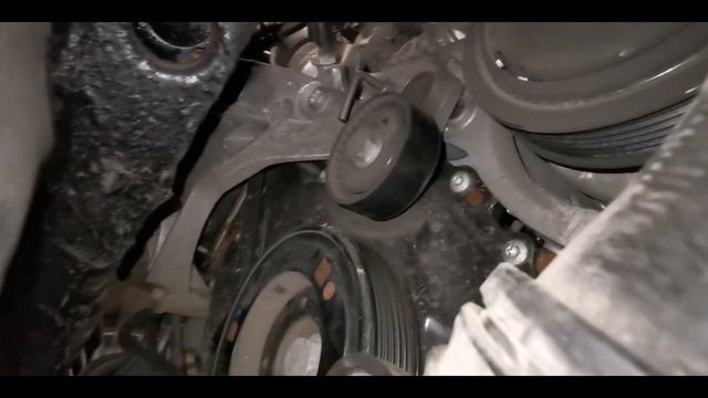 vk.com/tiguan_club | ТО в AVANGARD | Замена приводного ремня генератора и натяжного ролика смотреть онлайн