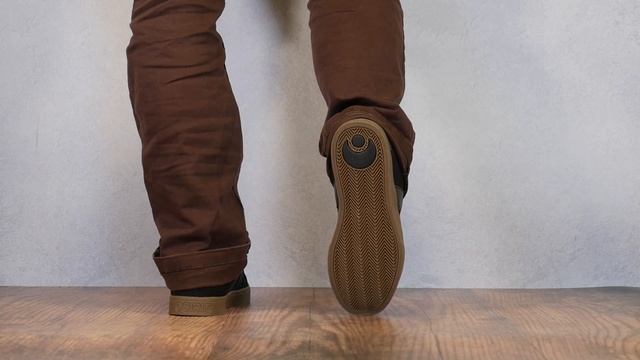 Osiris Kort VLC "Black/Dark Gum" On Feet смотреть онлайн
