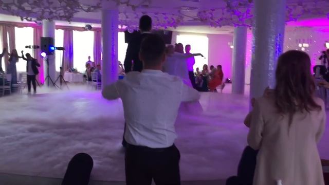 Robinson Club - первый танец молодых смотреть онлайн