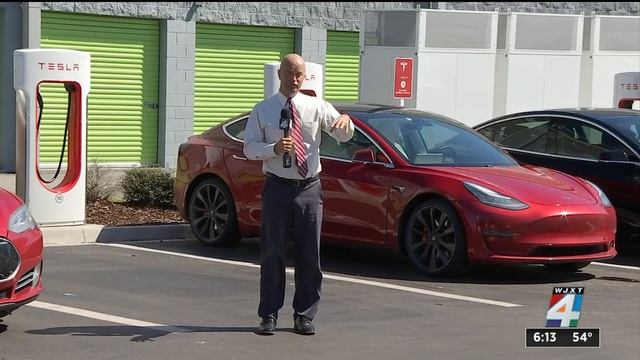 New crash test shows electric vehicles may be too heavy for highway guardrails, raising safety c... смотреть онлайн