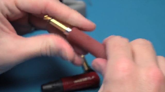 Don't Unplug Your Guitar Until You Watch This! + SilentPlug by Neutrik смотреть онлайн