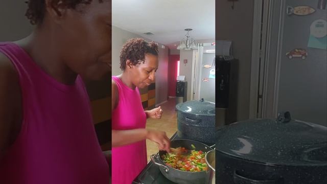 Sticky Brown Rice & Veggies (Meal Prep) смотреть онлайн