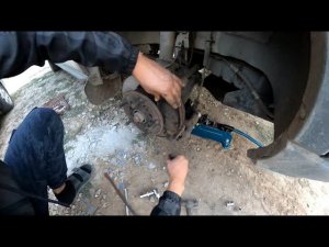 Как заменить колодки на Ford Transit