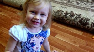 Алиса приехала в гости! Играет в игрушки и в ляльку!