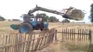 Tractor in Russia! MTZ [Трактор-Стогомёт. МТЗ-80]