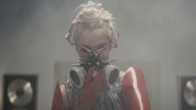 Poppy - I Disagree (Official Music Video)