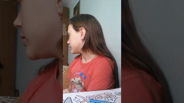Сижу с братом и разукрашиваем рисунки смотреть онлайн
