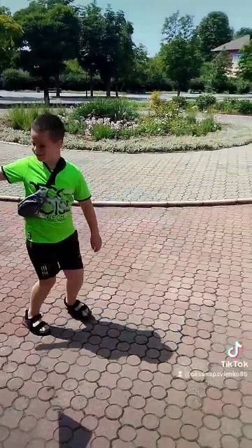 Первый воздушный змей сделанный своими руками💪 смотреть онлайн