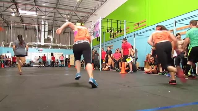 Barbell Beatdown '14 Shuttle run event смотреть онлайн