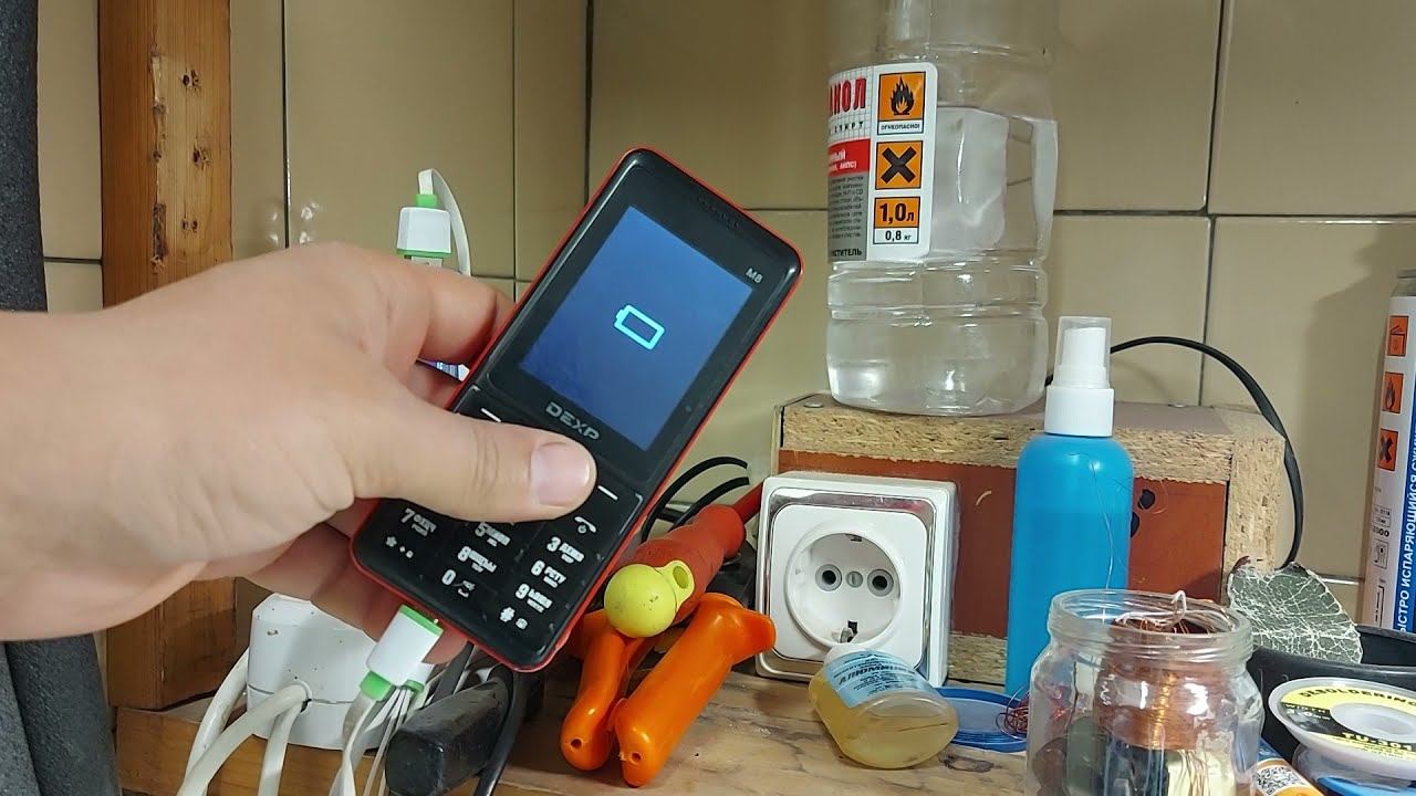 Телефон не включается после падения DEXP M8 смотреть онлайн