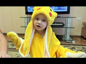 Алиса превратилась в ПОКЕМОНА Мой новый крутой телефон!!! Entertainment for children