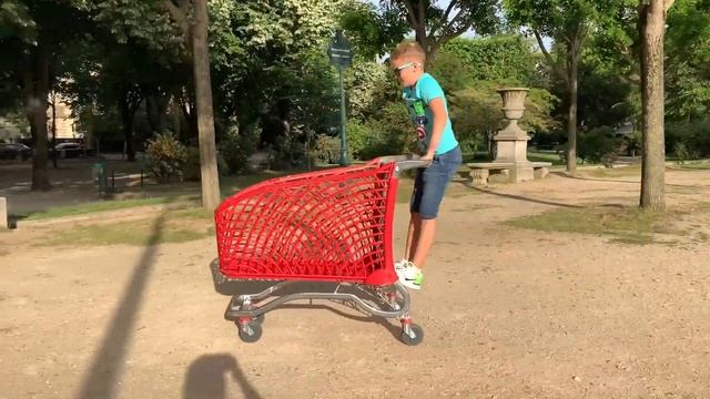 КАНИКУЛЫ ВО ФРАНЦИИ / РАЗНЕСЛО РУКУ / ВЛОГ ИЗ ДИСНЕЙЛЕНДА смотреть онлайн
