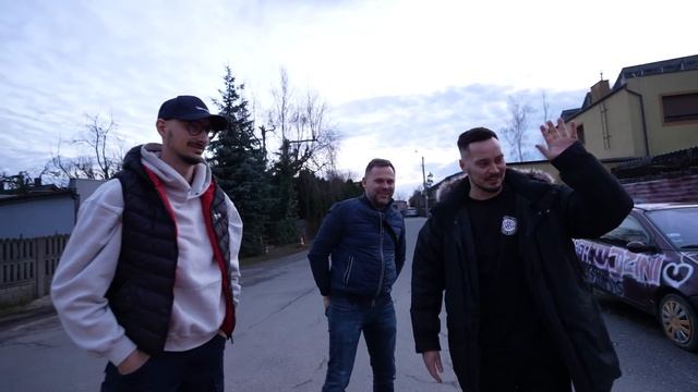A MIAŁEM WIĘCEJ NIE POMAGAĆ... смотреть онлайн