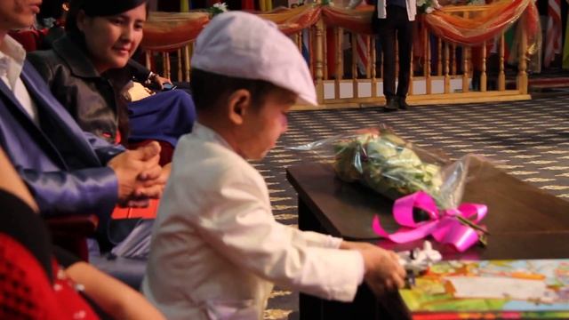 Певица Зивара на благотворительном концерте в помощь мальчику с тяжелым кожным заболеванием Жасулан смотреть онлайн