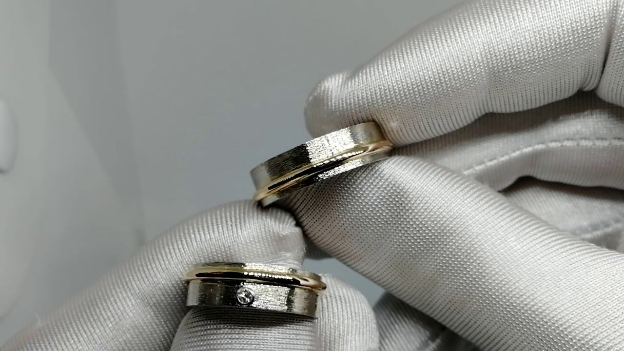 Обручальные кольца с бриллиантом