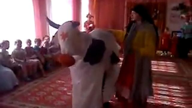 Корова встречает Весну! смотреть онлайн