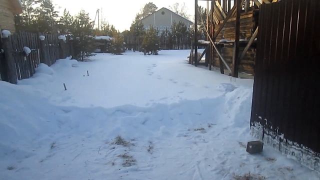 Уборка снега на участке, снегопад в Иркутске смотреть онлайн