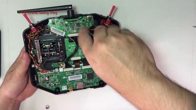 FrSky Taranis Q X7-Cách thay Gimbal M7 cho Q X7 | FPV Drone Vlog смотреть онлайн