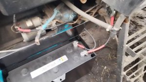 АКБ на лонжерон трактора МТЗ