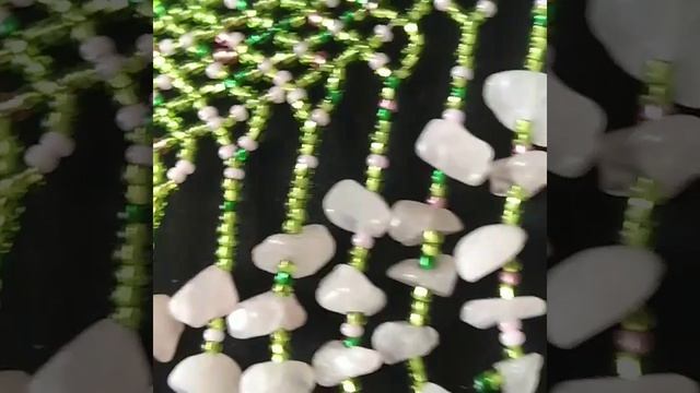 Косынка - Колье из бисера «Розовые розы» с розовым кварцем.