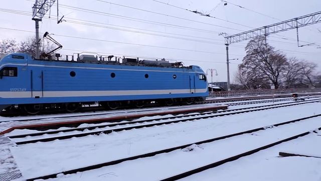 Электровоз ЭП1П 035 и электропоезд ЭД9М 157 смотреть онлайн