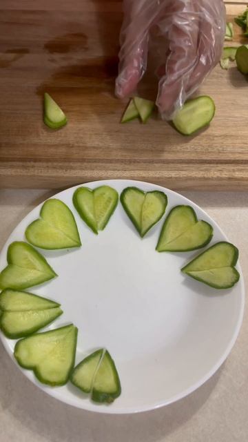 The Easiest Way To Plate Cucumbers #shorts #quickandeasy смотреть онлайн