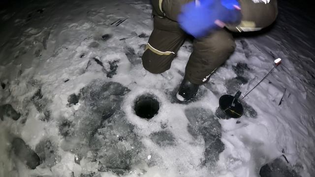 Жерлица сработала так, что услышали в палатке / Zherlitsa worked смотреть онлайн