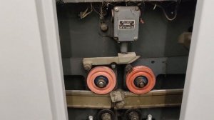 Лифт без ДК + открыл двери на ходу и застрял