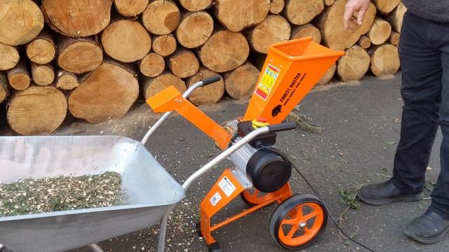 Forest Master Electric 4HP Compact Garden Wood Chipper & Shredder - FM4DDE смотреть онлайн
