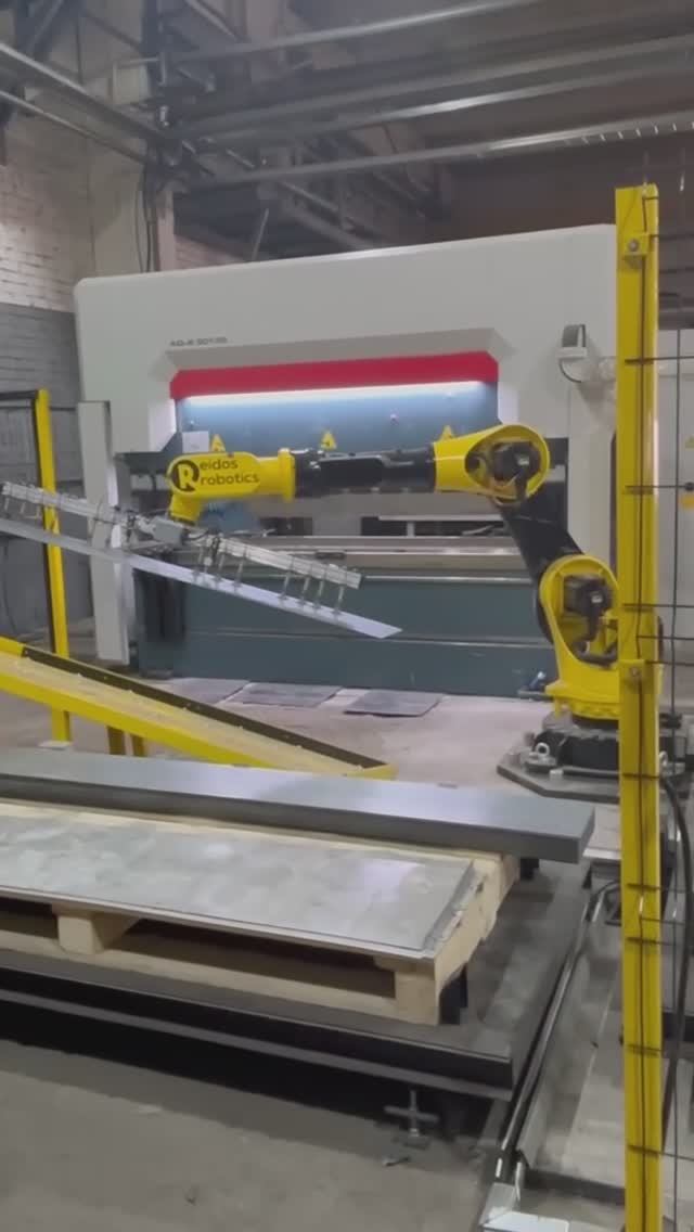 Авто режим робота на листогибном прессе, скорость 100% смотреть онлайн