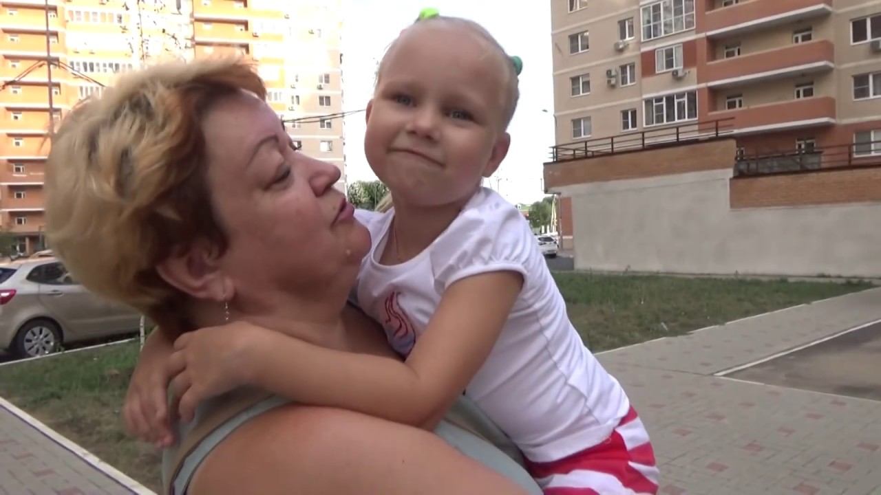 ВЛОГ Нас узнала ПОДПИСЧИЦА! Гуляем по Краснодару смотреть онлайн