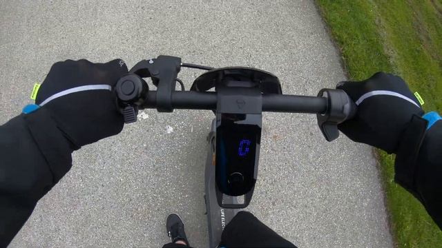 NIU KQi2 Pro Review - The Best Electric Scooter You Can Buy For $500 смотреть онлайн