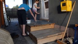 Покрасил крыльцо резиновой краской. Рассказываю про плохую болгарку из Китая.