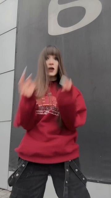 Во сколько смотрите это видео? #рекомендации #dance #тренды #fashion #newjean #tiktok #топ смотреть онлайн