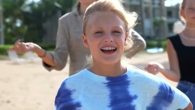 @PaytonDelu - Girl In The Mirror (Official Music Video) [S1 E19] смотреть онлайн